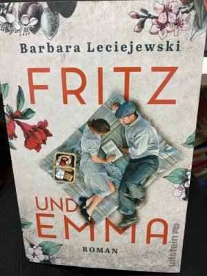 gebrauchtes Buch – Barbara Leciejewski – Fritz und Emma : Roman. In Beziehung stehende Ressource: ISBN: 9783961610037; In Beziehung stehende Ressource: ISBN: 9783471360309; In Beziehung stehende Ressource: ISBN: 9783548062136; In Beziehung stehende Ressource: ISBN: 9783548061467; In Beziehung stehende Ressource: ISBN: 9783548062525