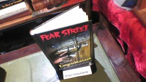 gebrauchtes Buch – Stine, R.L – Fear Street - Eingeschlossen