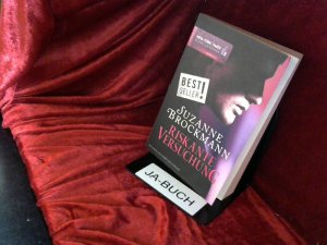 gebrauchtes Buch – Suzanne Brockmann – Riskante Versuchung (New York Times Bestseller Autoren: Romance)