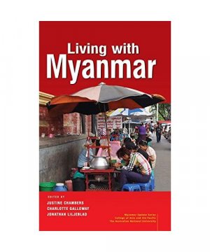 gebrauchtes Buch – Living with Myanmar