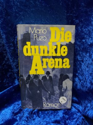 Die dunkle Arena.