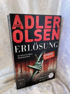 gebrauchtes Buch – Adler-Olsen, Jussi und Hannes Thiess – Erlösung: Der dritte Fall für Carl MÃ¸rck, Sonderdezernat Q - Thriller (Carl-MÃ¸rck-Reihe, Band 3) Der dritte Fall für Carl MÃ¸rck, Sonderdezernat Q, Thriller