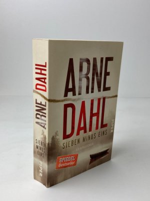 gebrauchtes Buch – Arne Dahl – Sieben minus eins - Kriminalroman