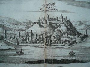 antiquarisches Buch – Wagner Johann Christoph – Beograd/ BELGRAD (Beograd) a.d. Donau / Serbien (Serbia): Gesamtansicht mit der Festung (‚Belgrad oder Griechschweissenburg – bey Iacob Koppm.‘), Kupferstich v. Johann Christoph Wagner b. Jakob Koppmayer in Augsburg, 1684, 17 x 32 cm Mittelfalz restauriert-etwas gebräunt.