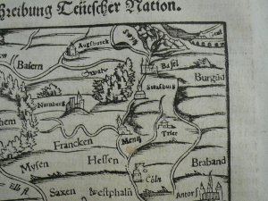 antiquarisches Buch – Münster Sebastian – Beschreibung teutscher Nation, Karte, S.Muenster, anno 1567                     --Blattmaß: 31 x 20 cm., Karte: 10 x 13 cm.. Südorientierte Karte.