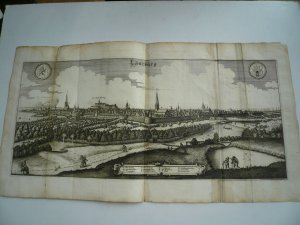 Lüneburg. - Panoramaansicht. - Merian. - "Lüneburg". Matthäus Me