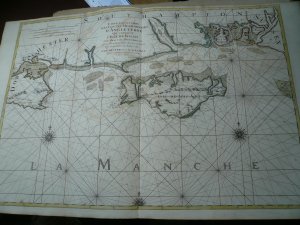 antiquarisches Buch – Mortier Pierre – British Isles.- Isle of Wight.- Mortier (Pierre) Carte particuliere des Costes Meridionales d'Angleterre qui comprend l'Isle de Wight et le Havre de Porsmouth, avec les autres Isles, Bancs, et Costes qui sont entre le Havre de Chichester et ce luy de...  British Isles.- Isle of Wight.- Mortier (Pierre) & Jaillot Alexis Hubert. Carte particuliere des Costes Meridionales d'Angleterre qui comprend l'Isle de Wight et le Havre de Porsmouth, avec les autres Isles, Bancs, et Costes qui sont entre le Havre de Chichester et ce luy de La Pole, large sea chart, with compass roses, rhumb lines and sounding depths, engraving on thick laid paper, platemark 615 x 880 mm. (24 1/4 x 34 3/4 in), sheet 644 x 910 mm. (25 1/4 x 35 3/4 in),  printed on thick paper, only little brwonish, edited anno 1693 by Pierre Mortier, contemporary coloured in outline.