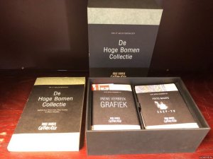 De Hoge Bomen Collectie in box met 25 werken van 25 Nederlandse kunstenaars + paperback