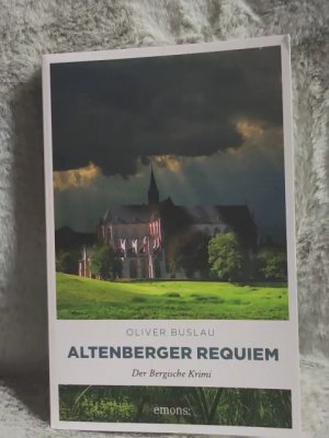 gebrauchtes Buch – Oliver Buslau – Altenberger Requiem. Der Bergische-Krimi; Emons: Kriminalroman