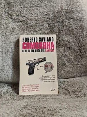 gebrauchtes Buch – Roberto Saviano – Gomorrha : Reise in das Reich der Camorra. Aus dem Ital. von Friederike Hausmann und Rita Seuß / dtv ; 34529