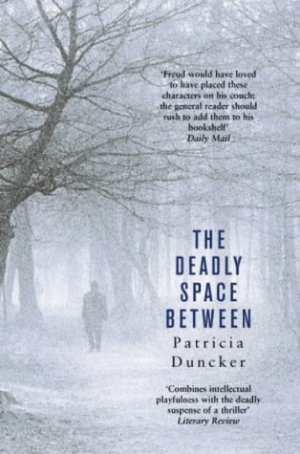 ISBN 9780330490108: The Deadly Space Between