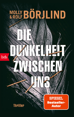 ISBN 9783442770861: Die Dunkelheit zwischen uns – Thriller