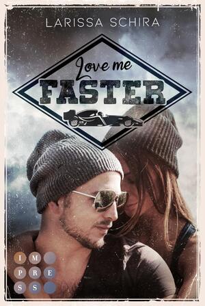 ISBN 9783551304087: Love me faster : New Adult Sports Romance mit großen Gefühlen und schnellen Autos (Ein Rennfahrer-Liebesroman)