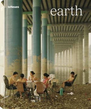ISBN 9783832793630: earth - Prix Pictet 2009