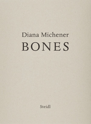 ISBN 9783969990124: Bones