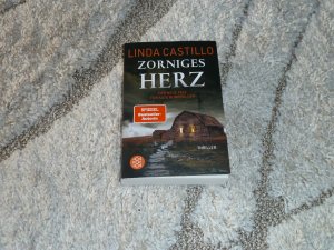 gebrauchtes Buch – Linda Castillo – Zorniges Herz - Thriller