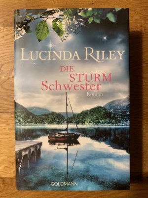 gebrauchtes Buch – Lucinda Riley – Die Sturmschwester