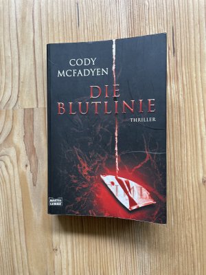 gebrauchtes Buch – Cody Mcfadyen – Die Blutlinie - Thriller. Smoky Barrett, Bd. 1