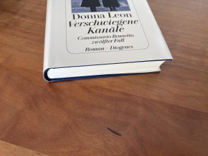 gebrauchtes Buch – Donna Leon – Verschwiegene Kanäle