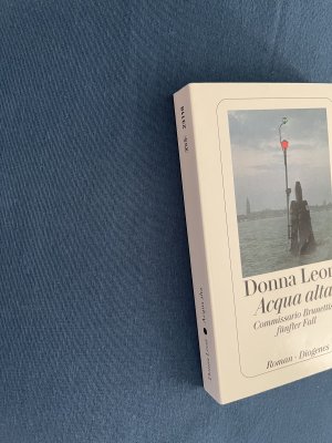 gebrauchtes Buch – Donna Leon – Acqua alta - Commissario Brunettis fünfter Fall