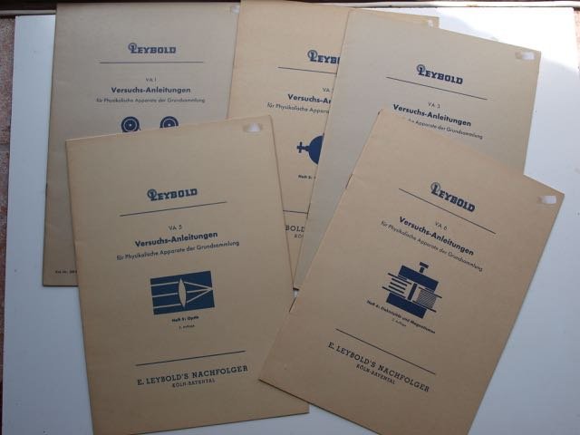 Versuchs Anleitungen Fur Physikalische Apparate Der Grundsammlung Leybold Heraeus Raritat Buch Gebraucht Kaufen A02dezii01zzj