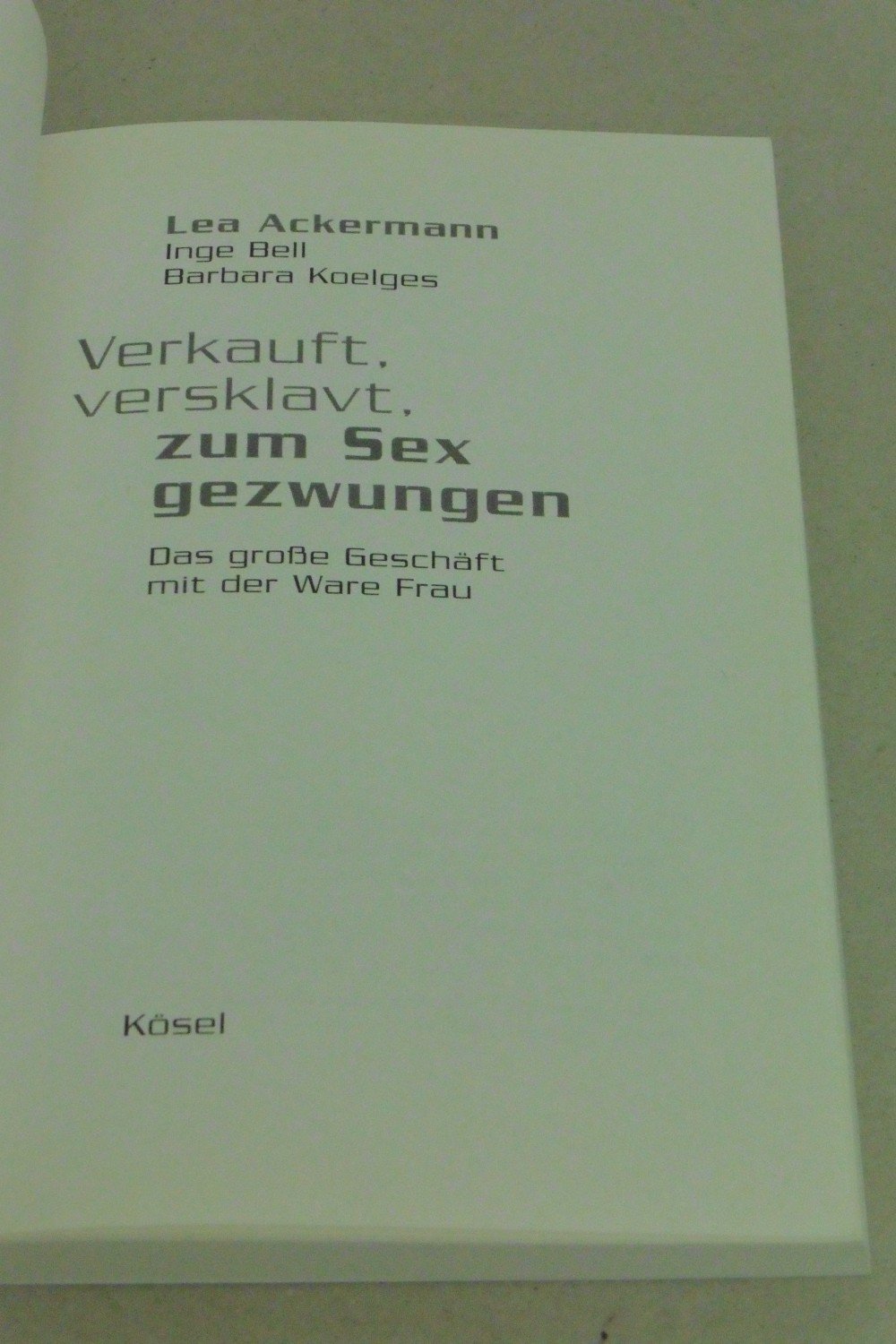 Gezwungen sex frauen zum Betrunkene Frau