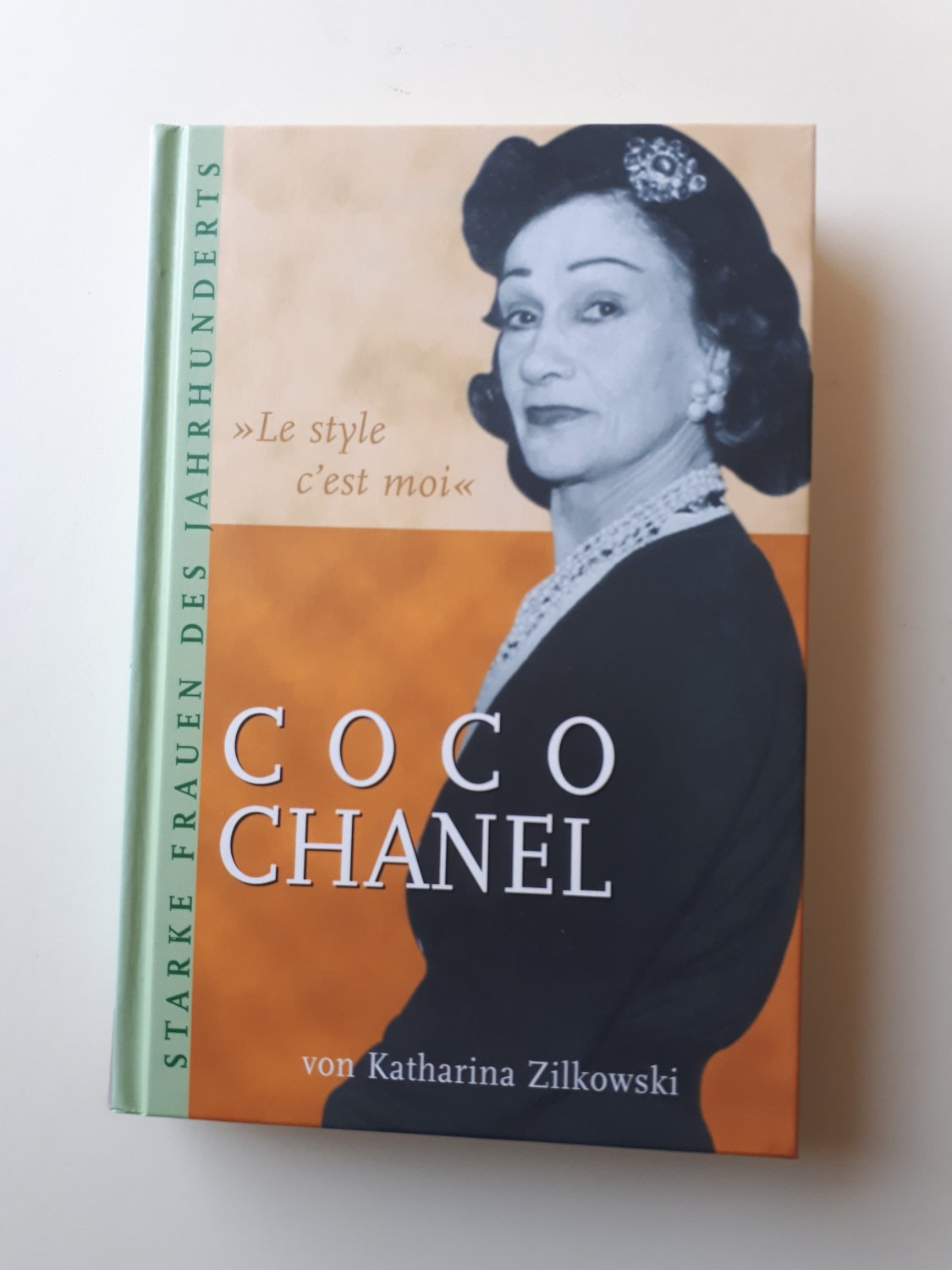 Chanel“ (Katharina Zilkowski) – Buch gebraucht – A02nqz8j01ZZS