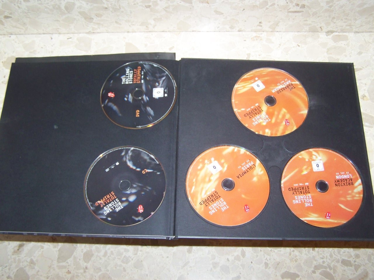 2031円 人気ブランドの Totally Stripped CD DVD