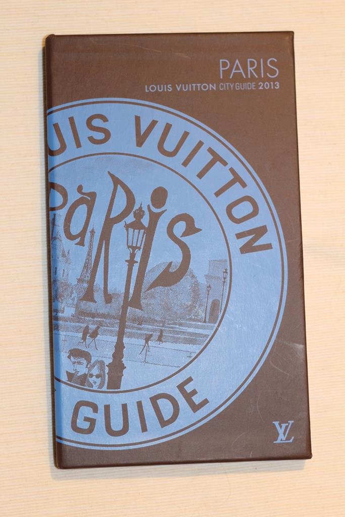 PARIS LOUIS VUITTON CITY GUIDE - Blue