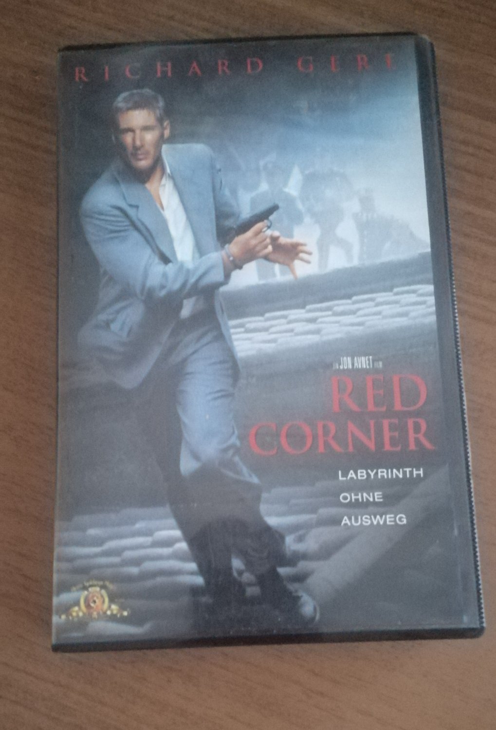 „VHS Red Corner Labyrinth ohne Ausweg.“ Film gebraucht kaufen