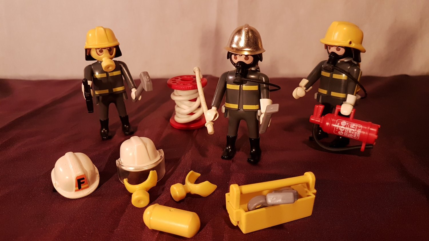 Playmobil Feuerwehr Figuren mit viel Zubehör“ – Spiel gebraucht