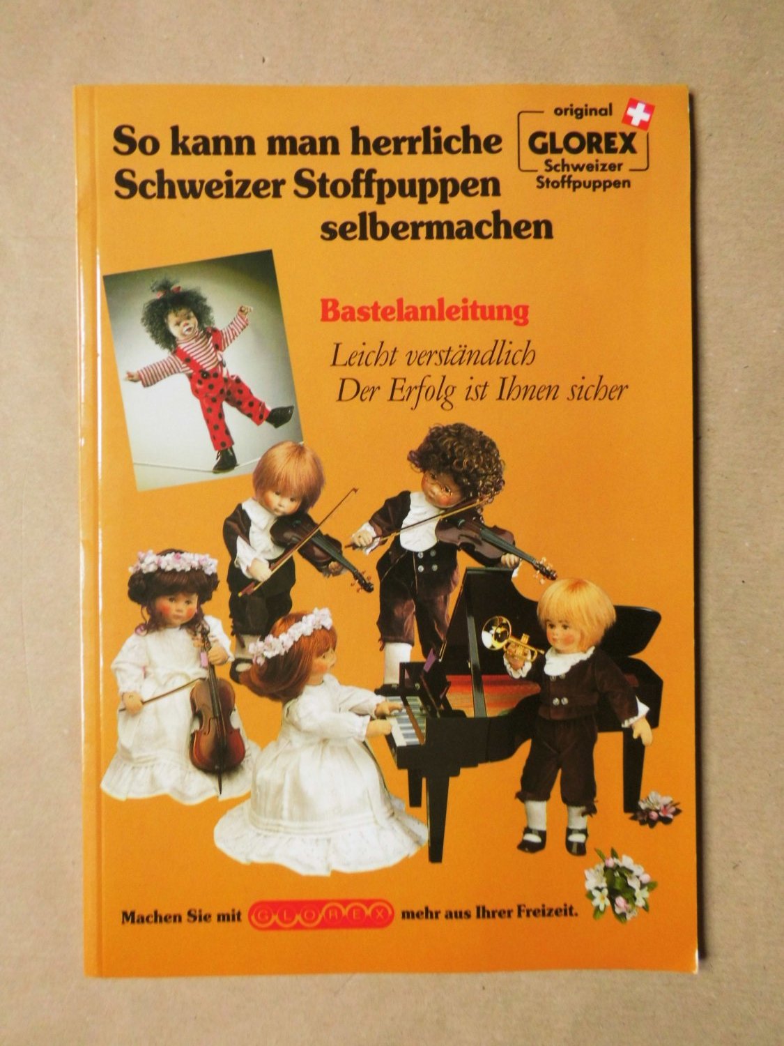 „So kann man herrliche Schweizer Stoffpuppen selbermachen.“ – Buch ...